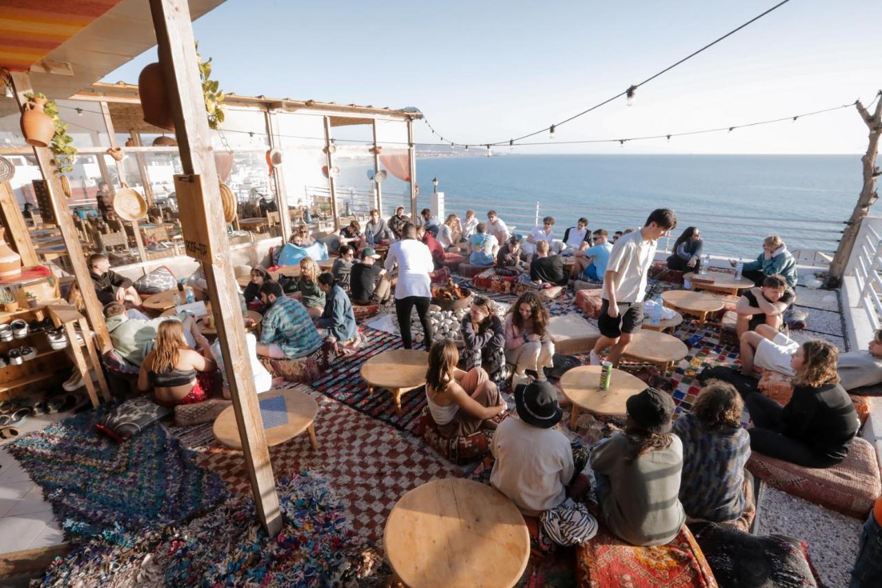 Locals Taghazout Surfcamp Hotel Buitenkant foto