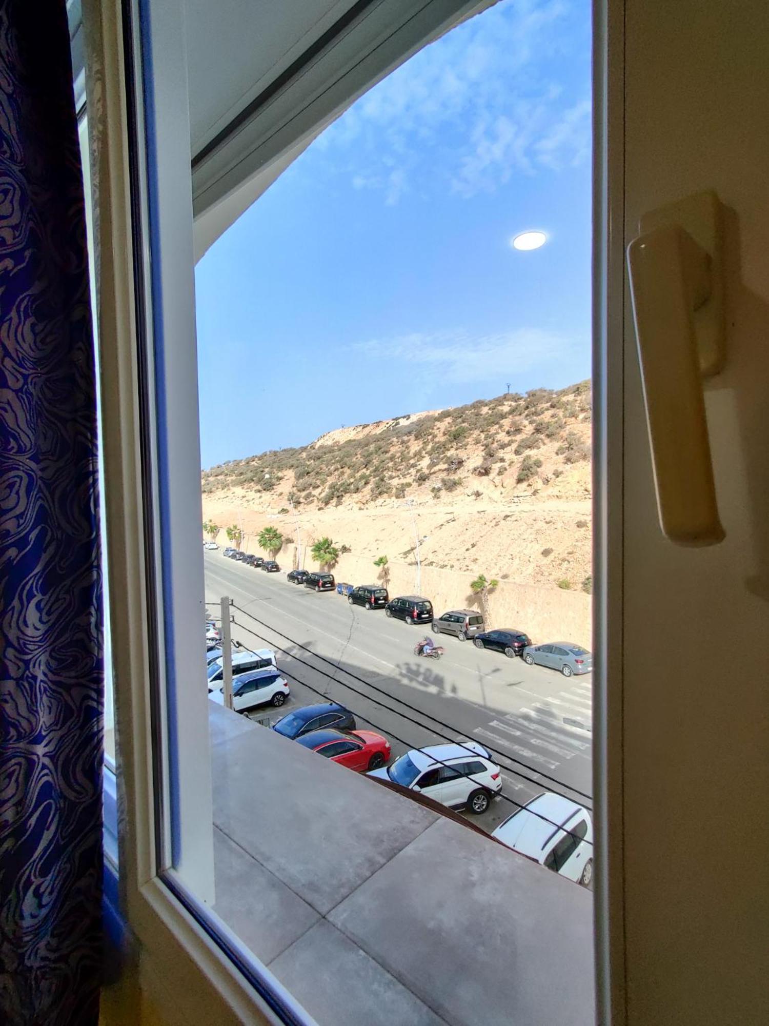 Locals Taghazout Surfcamp Hotel Buitenkant foto